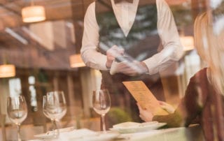 iStock 875478012 320x202 - 3 Common Mistakes Restaurants Make When Hiring